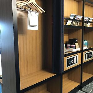King Room Mobility or hearing accessible